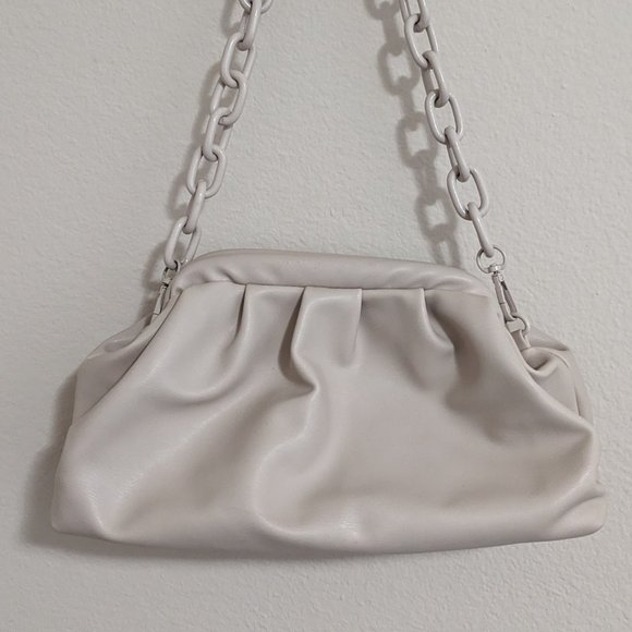 New BADGLEY MISCHKA Ruched Convertible Clutch Off White Chain main image 1